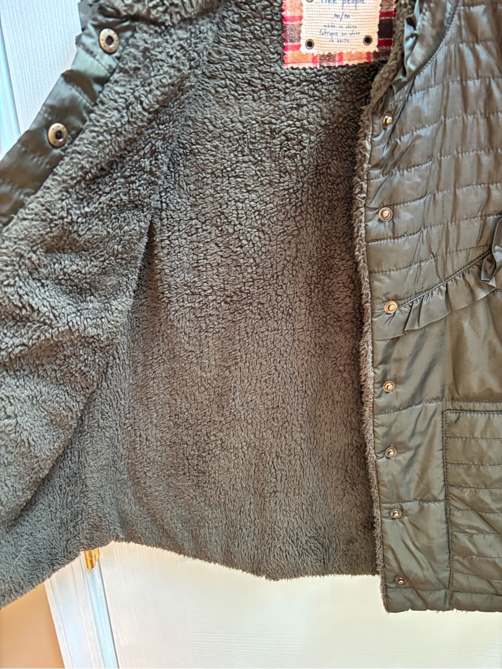 Free People Sherpa Lined Quilted Sleeveless Puffer Vest in Olive, Size M, EUC - Picture 3 of 5